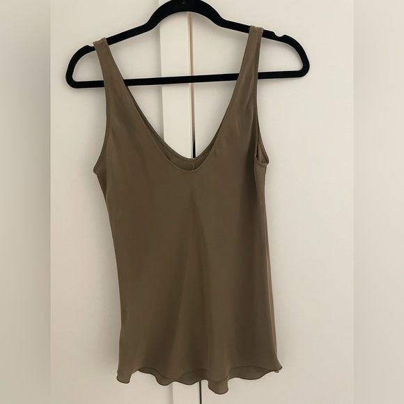 Aritzia blouse khaki green size small 100% silk - Picture 2 of 3
